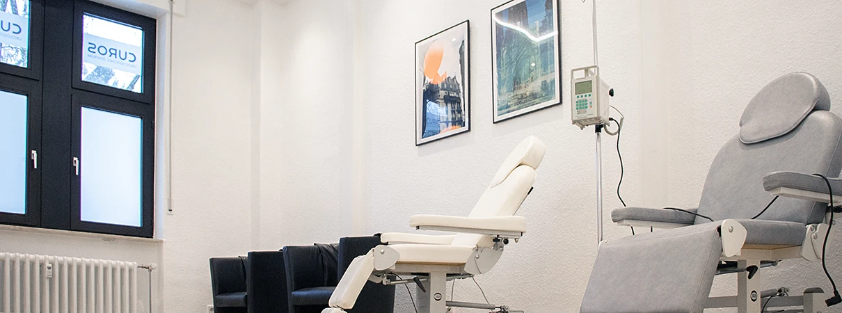 Infusionstherapie im CUROS urologischen Zentrum Dieses Bild zeigt den Infusionsraum für Chemotherapie und Immuntherapie im CUROS urologischen Zentrum in Köln-Marienburg